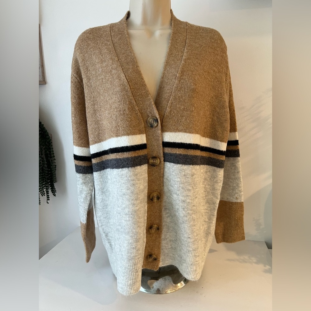 Vince Camuto Tan and White Striped Cardigan - Picture 2 of 6